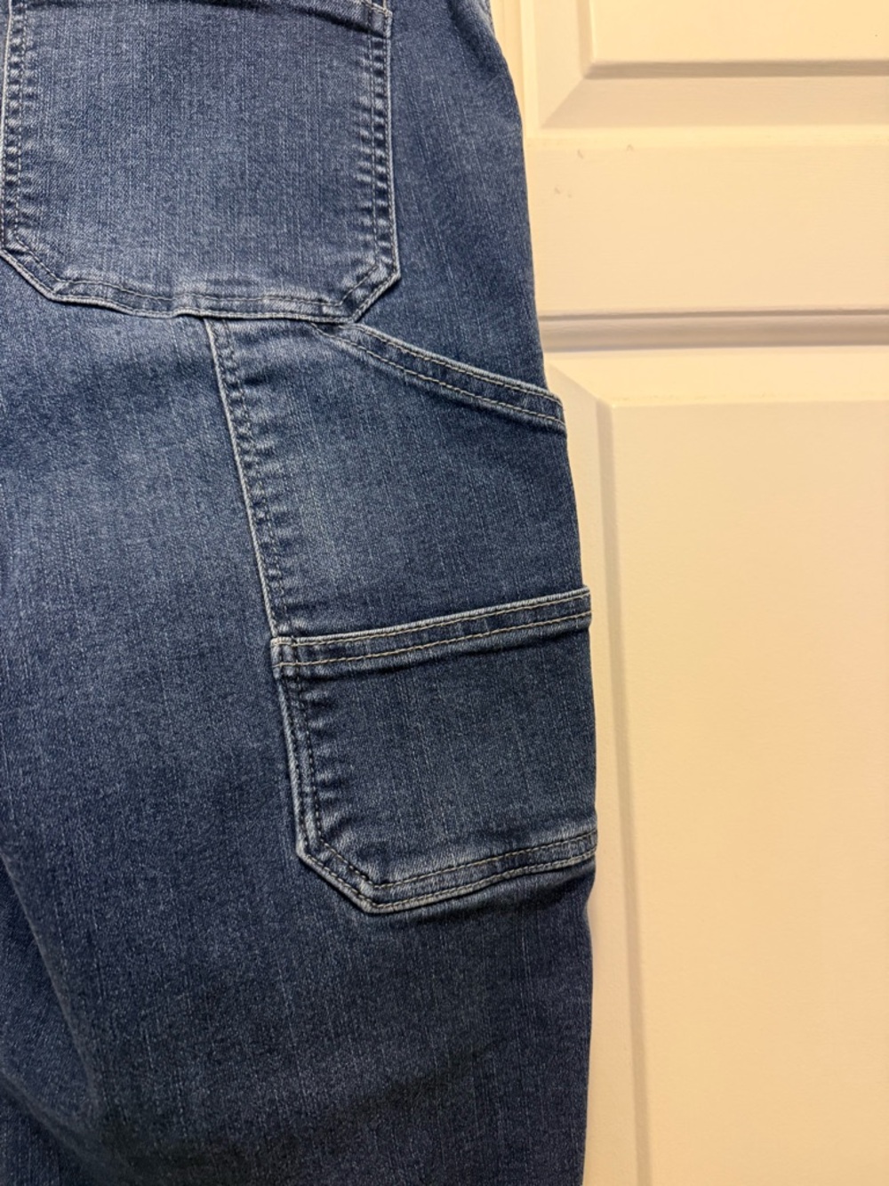 Democracy Ab-Solution Dark Indigo Straight Leg Ankle Length Cargo Jeans Size 12 - Picture 3 of 4